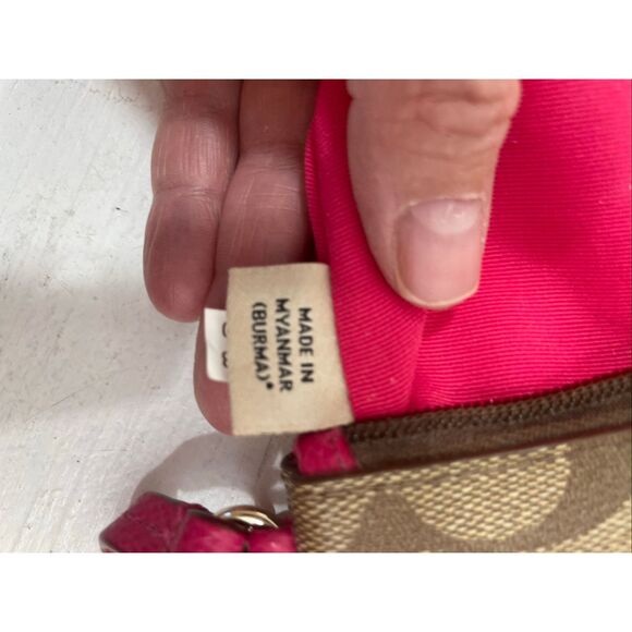 Coach Wrislet Signature Monograma Saffiano in Brown and Pink - Picture 7 of 11